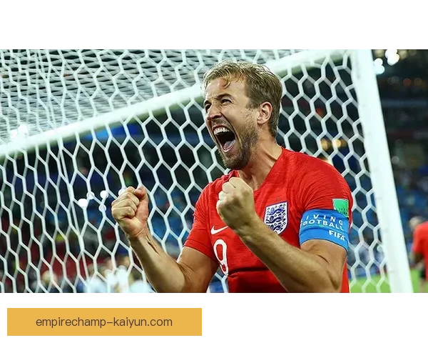 英格兰足球明星哈里·凯恩追梦NFL，迎来美式橄榄的新征程，状态备受期待。